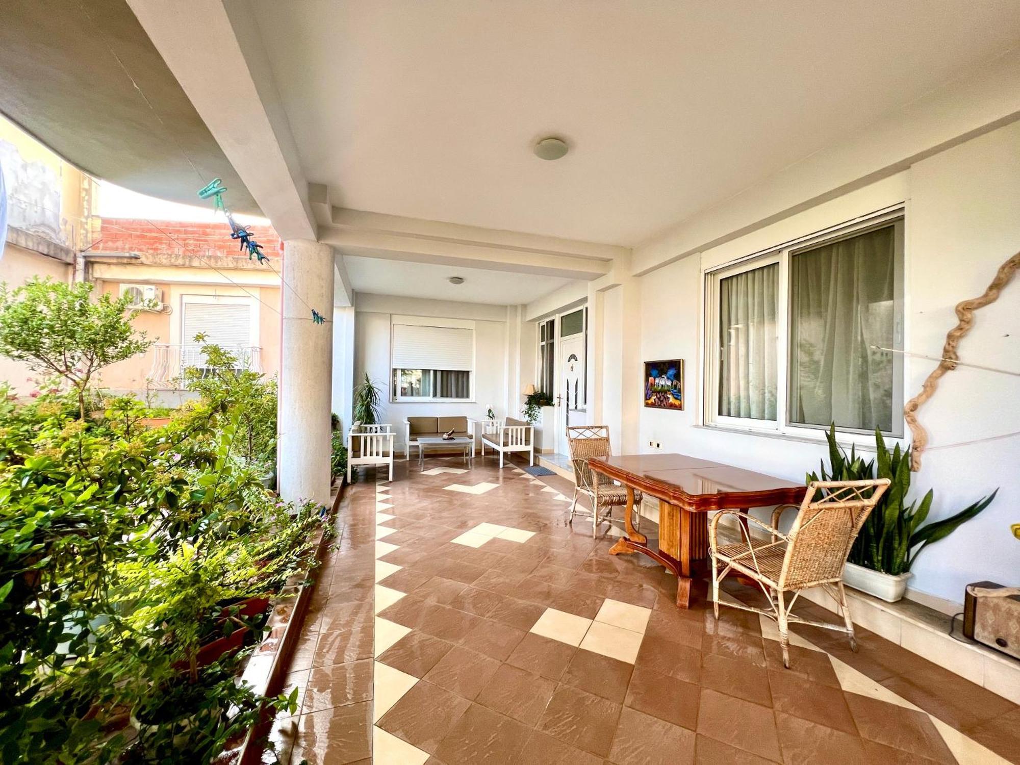 Vila Gjoni Sarandë 外观 照片